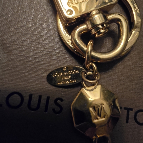 Louis Vuitton Key Charm - Picture 7 of 7